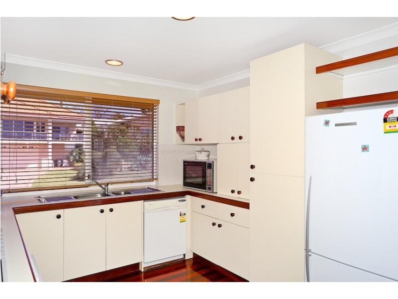 6 Nelson Street, Halls Head WA 6210