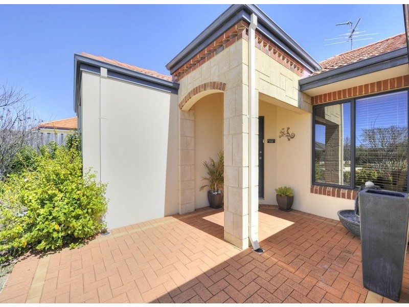 49 Hibbertia Follow, Halls Head WA 6210