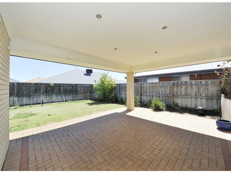 49 Hibbertia Follow, Halls Head WA 6210