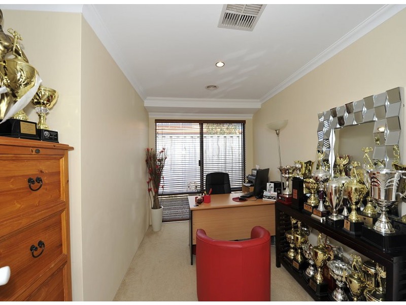 49 Hibbertia Follow, Halls Head WA 6210