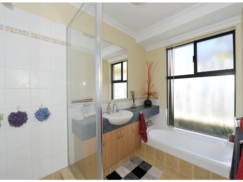 49 Hibbertia Follow, Halls Head WA 6210