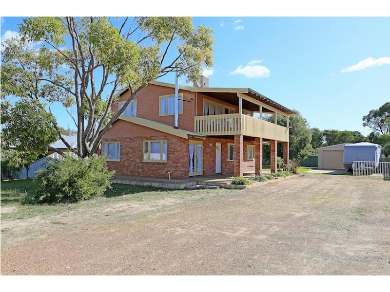4 Pioneer Court, Bouvard WA 6211