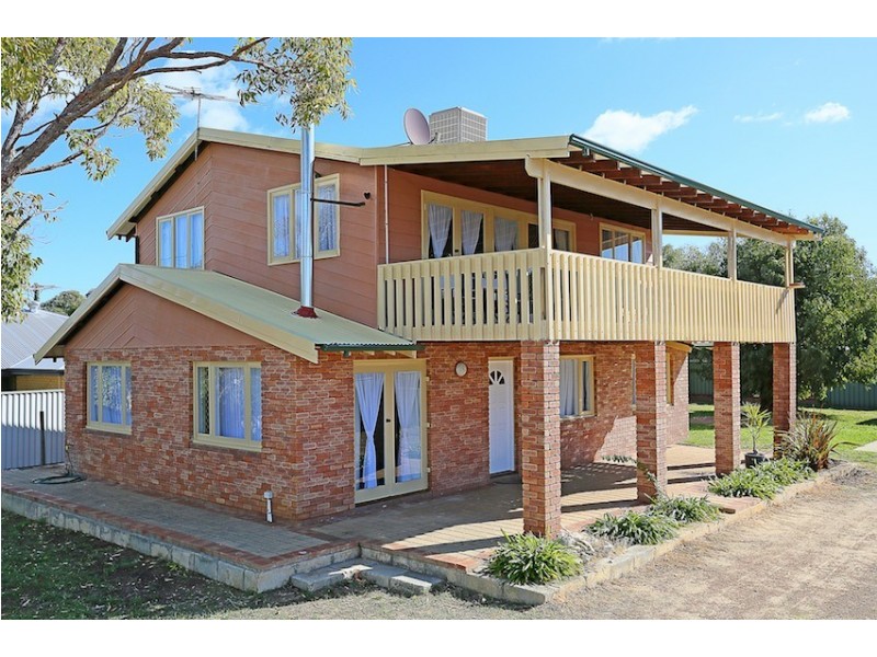 4 Pioneer Court, Bouvard WA 6211