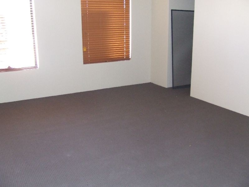 98 Hudson Drive, Dudley Park WA 6210