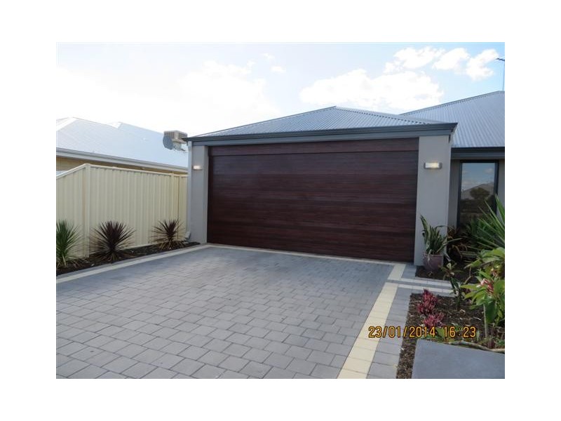 4 Calder Nook, Lakelands WA 6180
