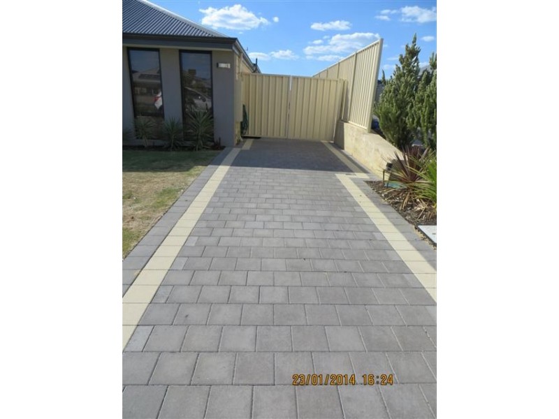 4 Calder Nook, Lakelands WA 6180