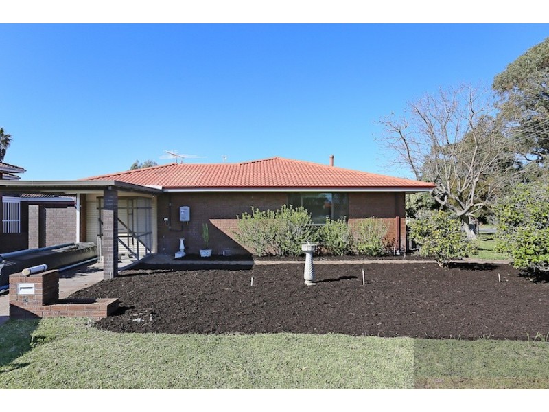 2 Muir Place, Halls Head WA 6210