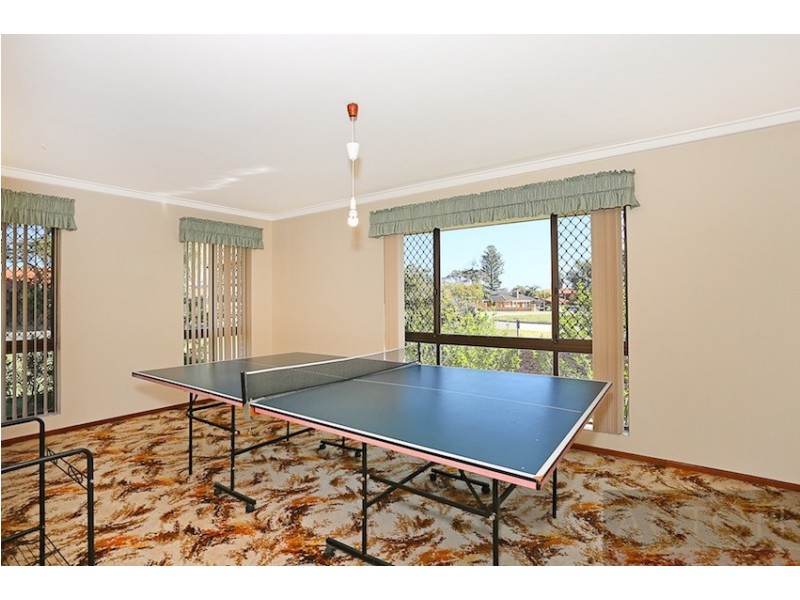 2 Muir Place, Halls Head WA 6210