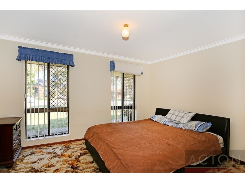 2 Muir Place, Halls Head WA 6210