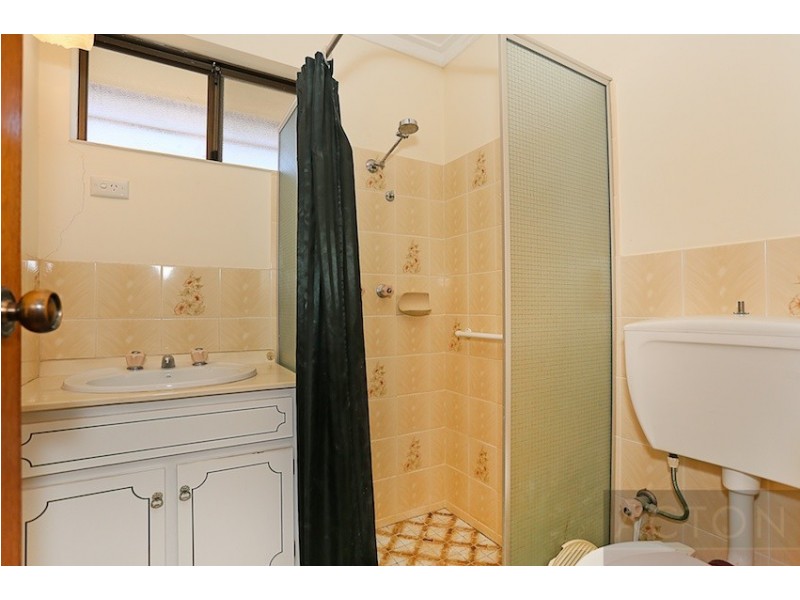 2 Muir Place, Halls Head WA 6210