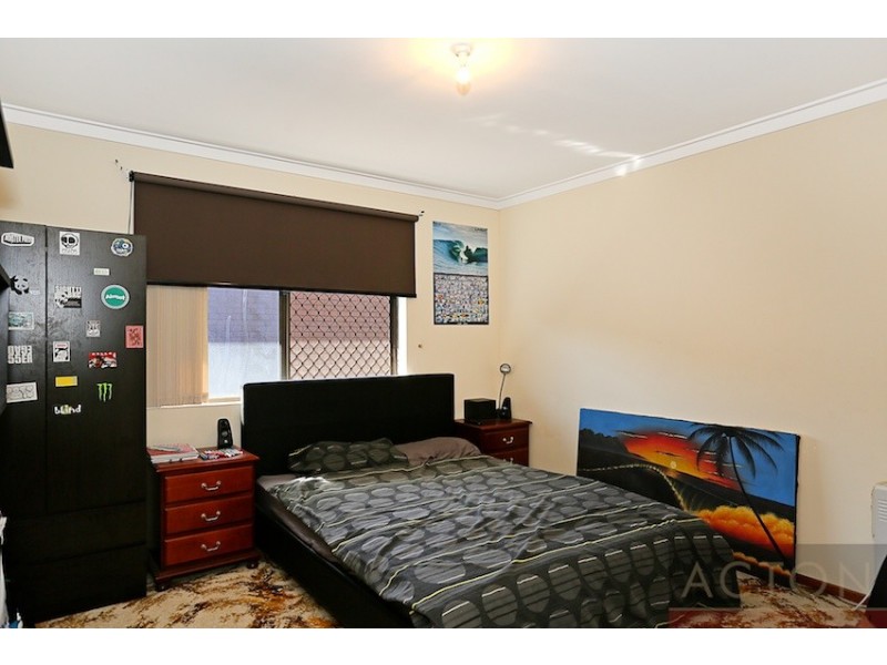 2 Muir Place, Halls Head WA 6210