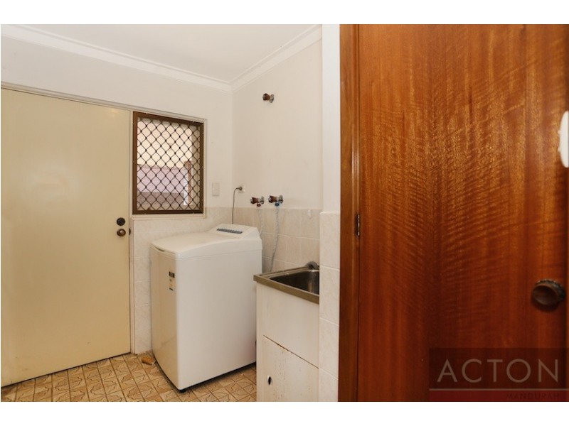 2 Muir Place, Halls Head WA 6210