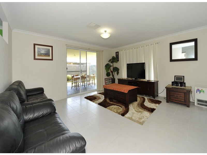 30 Wanjeep Street, Dudley Park WA 6210