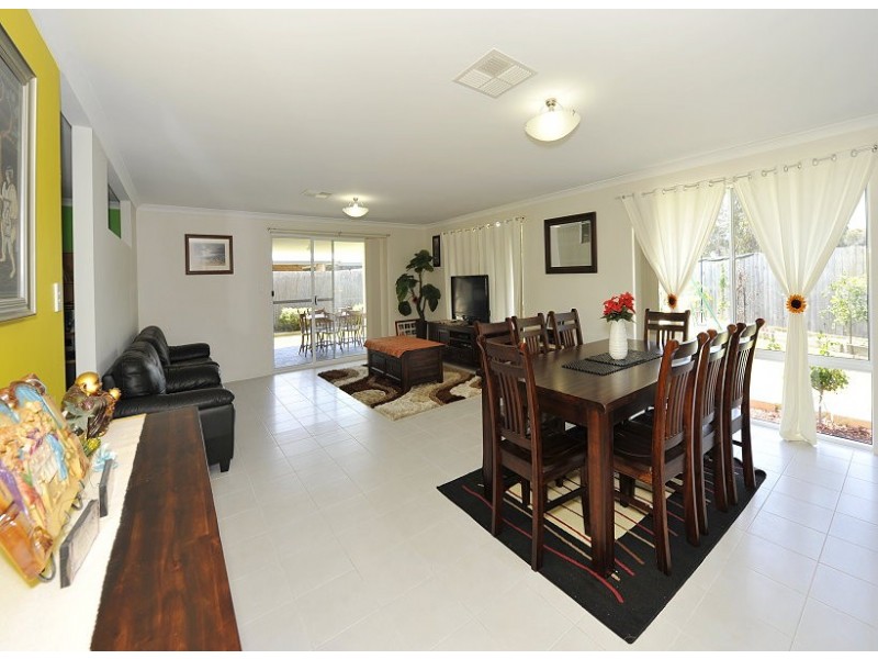 30 Wanjeep Street, Dudley Park WA 6210