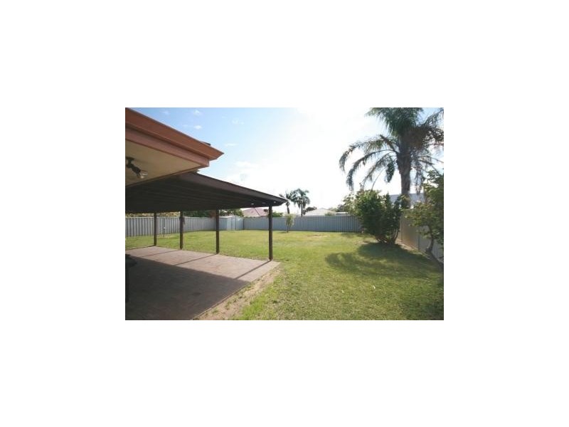 14 Dundas Place, Greenfields WA 6210