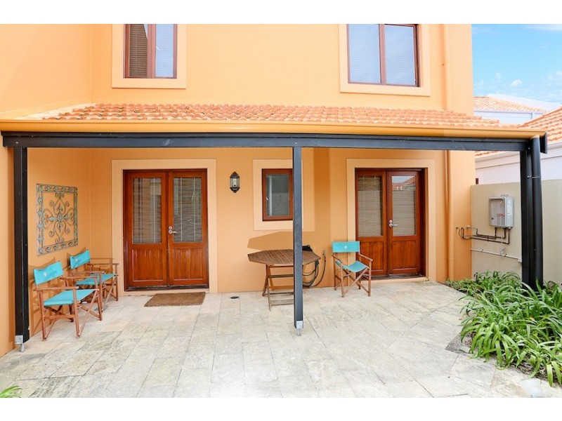 8/40 Rialto Place, Halls Head WA 6210