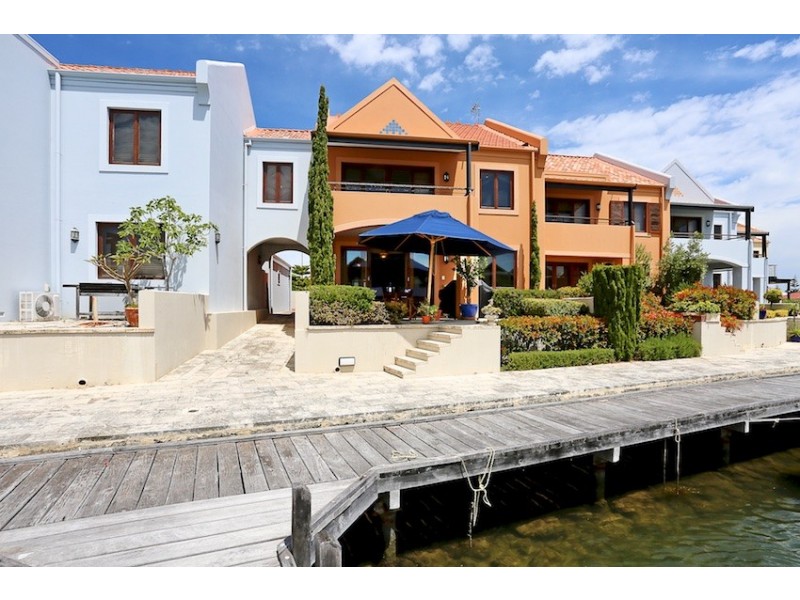 8/40 Rialto Place, Halls Head WA 6210