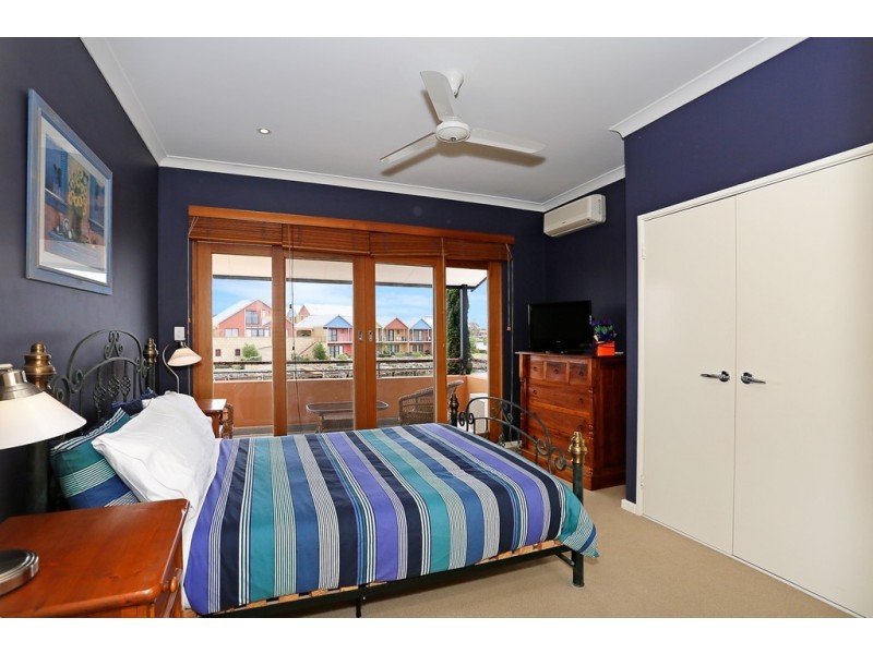 8/40 Rialto Place, Halls Head WA 6210