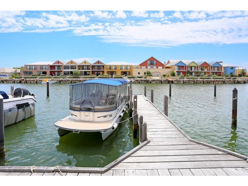 8/40 Rialto Place, Halls Head WA 6210