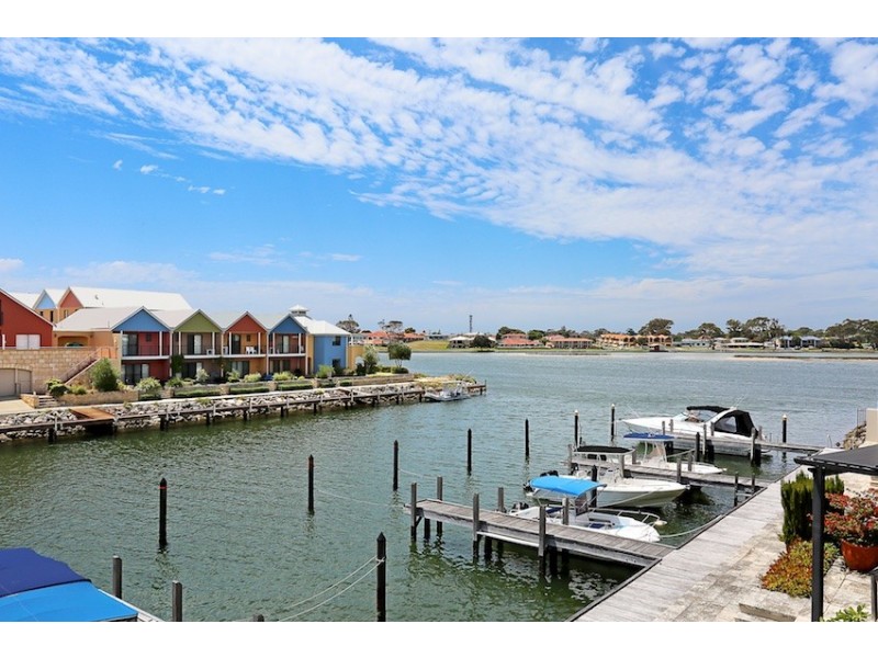 8/40 Rialto Place, Halls Head WA 6210