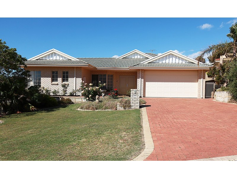 6 St Andrews Court, Halls Head WA 6210