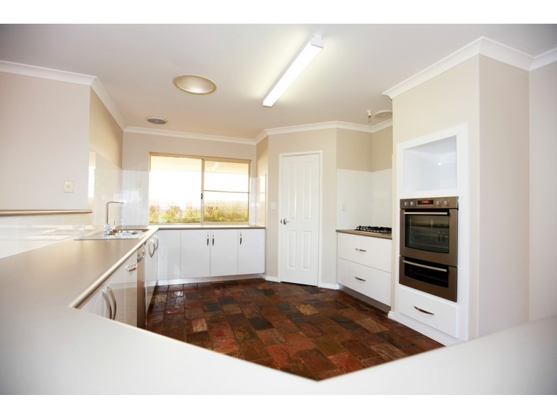 6 St Andrews Court, Halls Head WA 6210