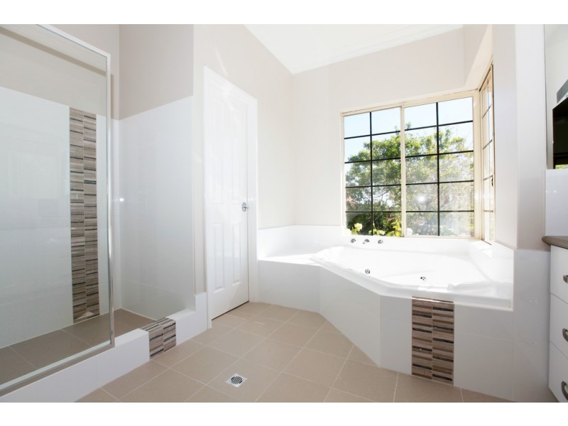 6 St Andrews Court, Halls Head WA 6210