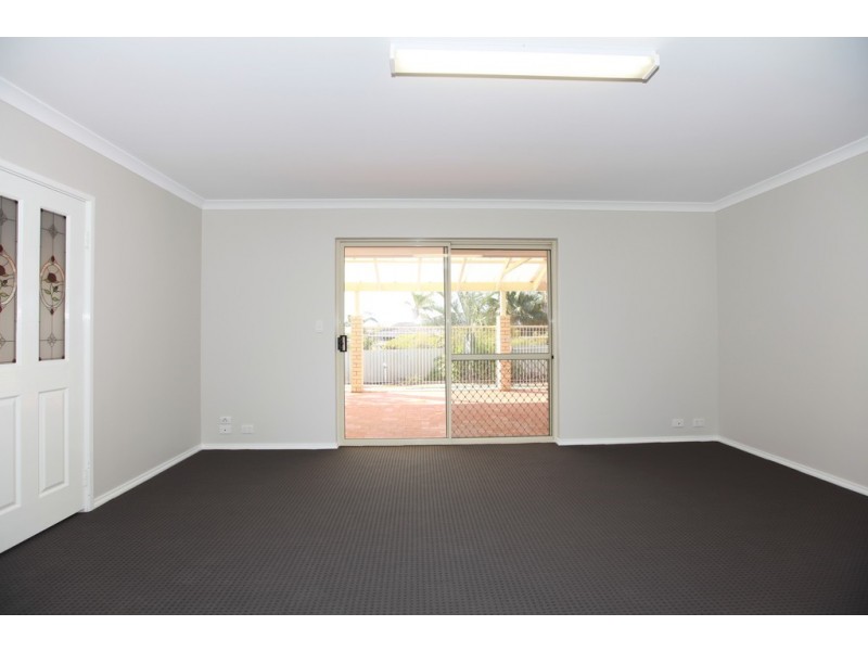 6 St Andrews Court, Halls Head WA 6210