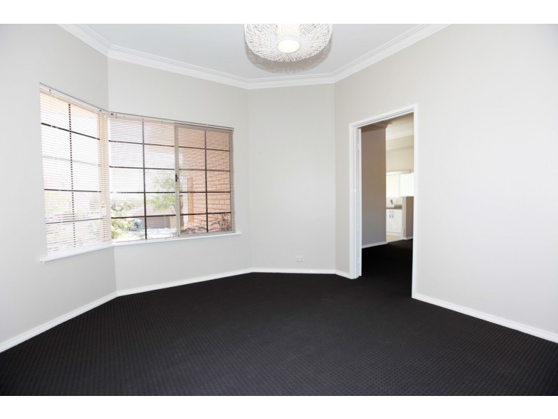 6 St Andrews Court, Halls Head WA 6210