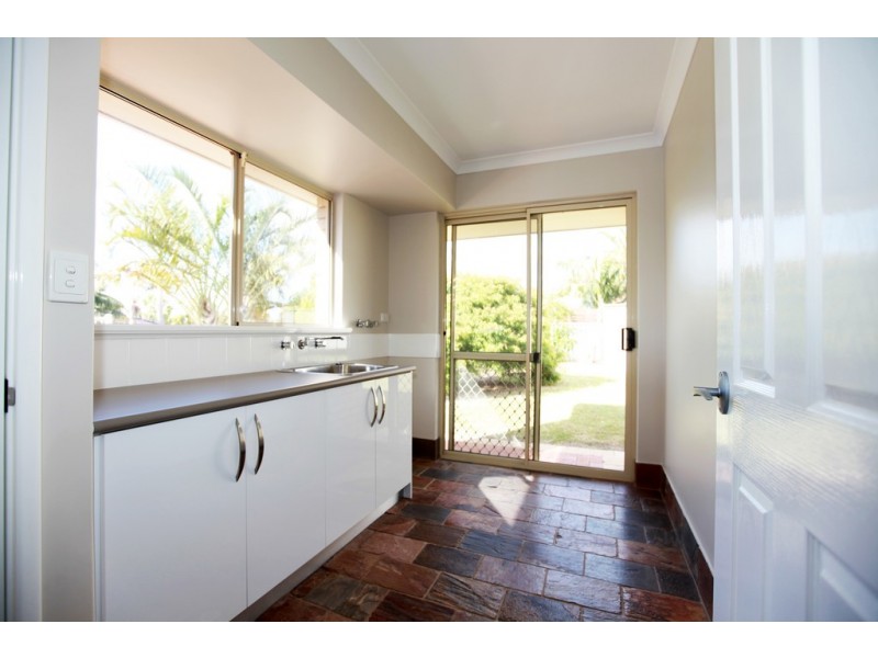 6 St Andrews Court, Halls Head WA 6210