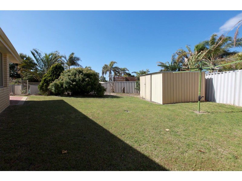 6 St Andrews Court, Halls Head WA 6210