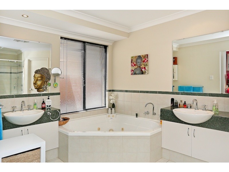 6 Podman Turn, Madora Bay WA 6210