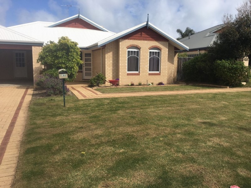 186 Peelwood Parade, Halls Head WA 6210