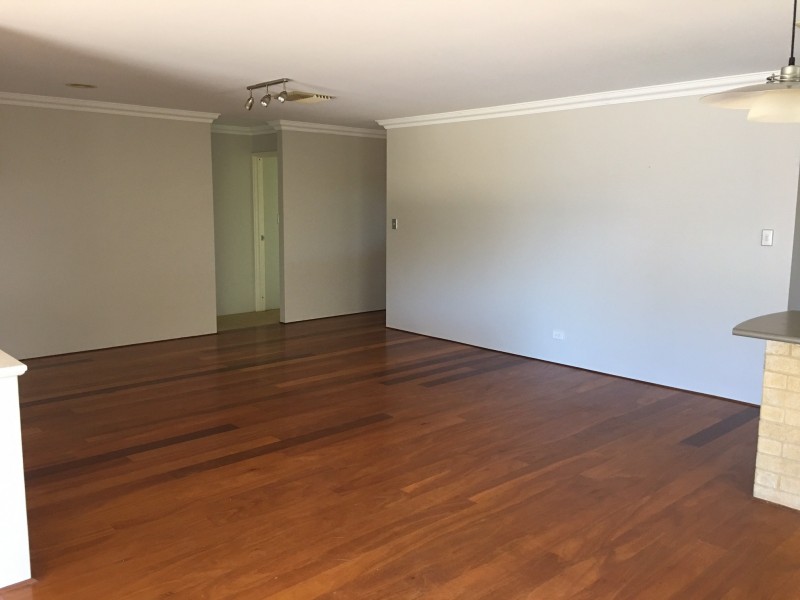 186 Peelwood Parade, Halls Head WA 6210