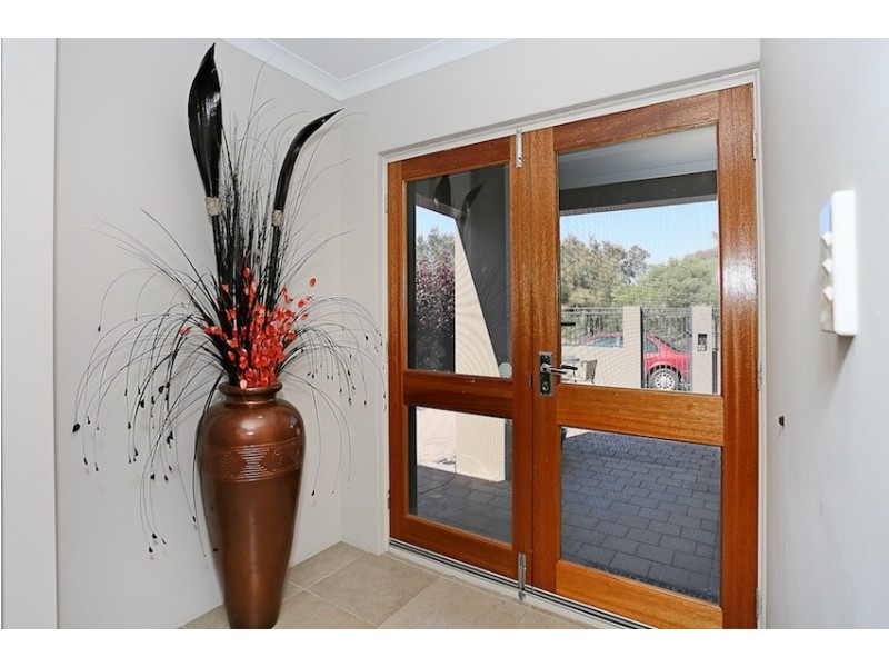 117 Darwin Terrace, Dudley Park WA 6210