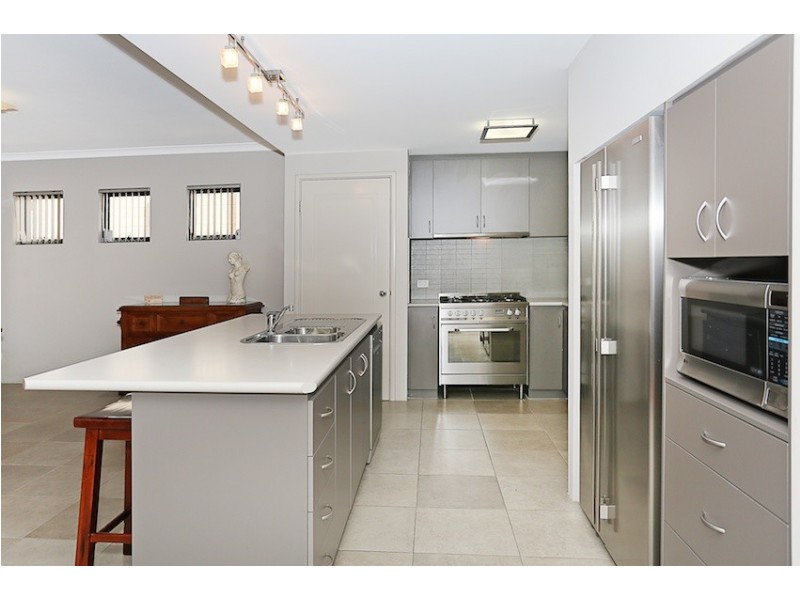 117 Darwin Terrace, Dudley Park WA 6210