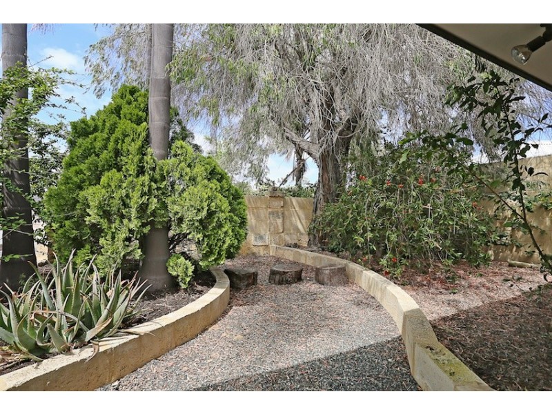 7 McMahon Court, Halls Head WA 6210