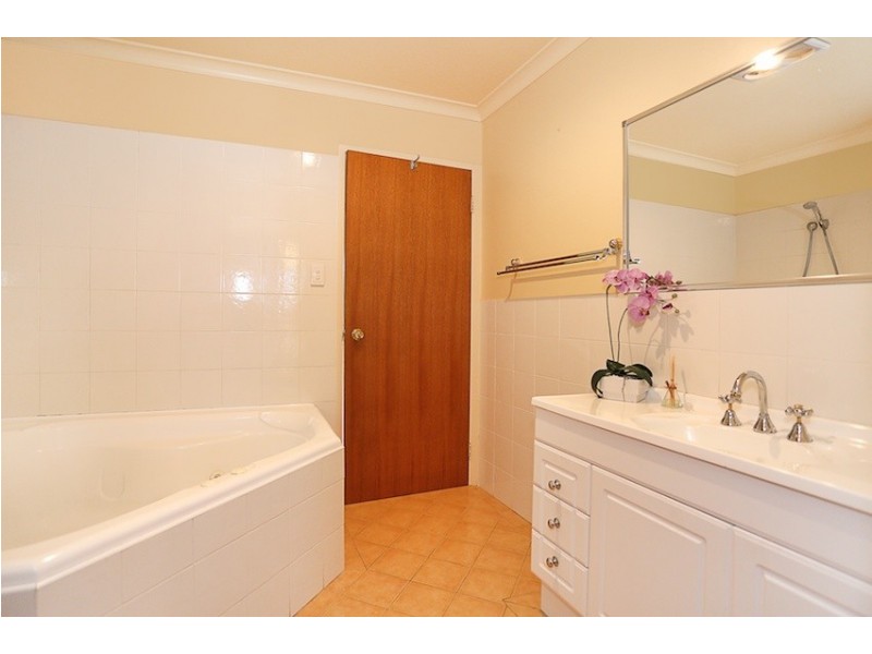 7 McMahon Court, Halls Head WA 6210