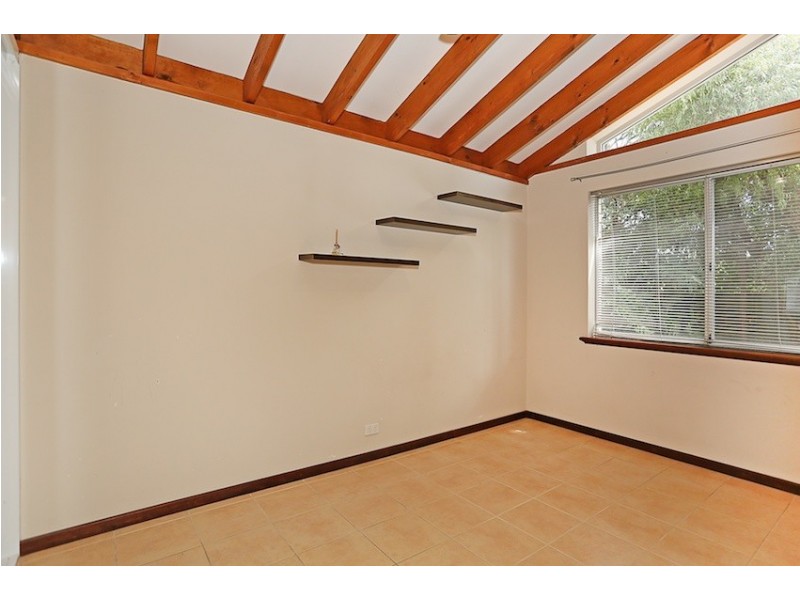 7 McMahon Court, Halls Head WA 6210