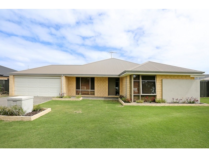 25 Maywood Way, Wannanup WA 6210