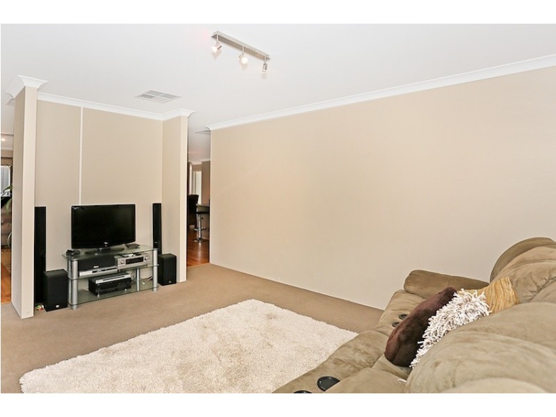 25 Maywood Way, Wannanup WA 6210