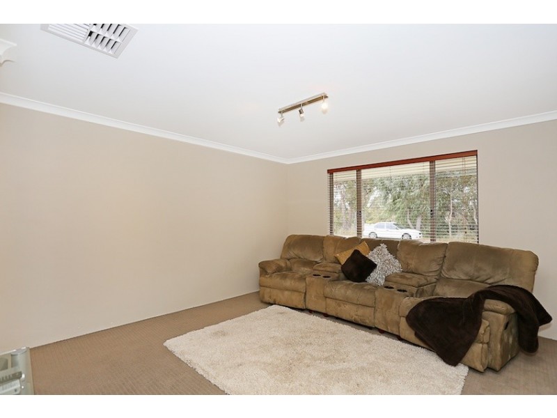 25 Maywood Way, Wannanup WA 6210