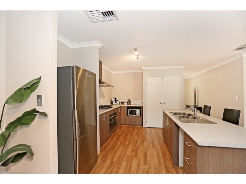 25 Maywood Way, Wannanup WA 6210