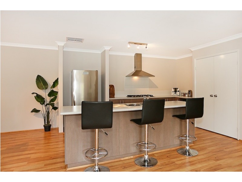 25 Maywood Way, Wannanup WA 6210