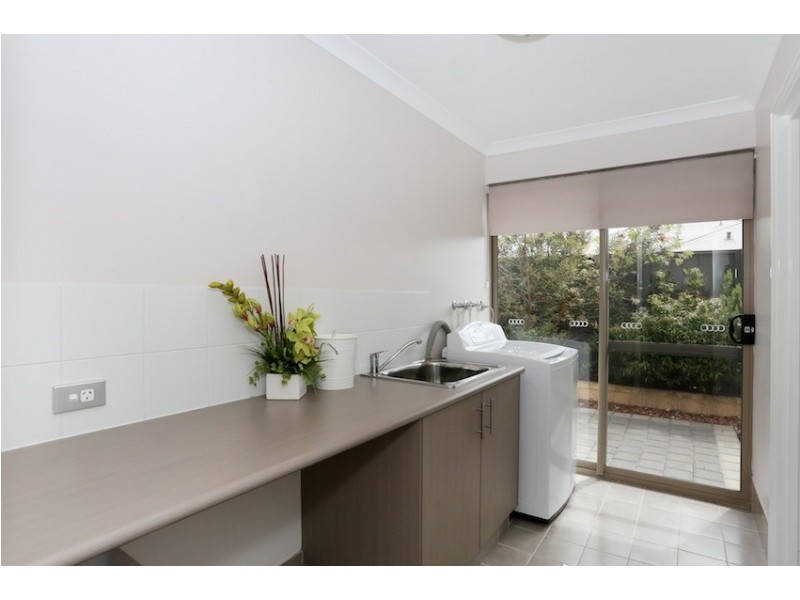 25 Maywood Way, Wannanup WA 6210