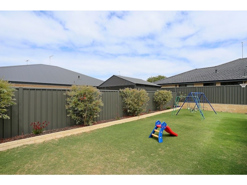 25 Maywood Way, Wannanup WA 6210