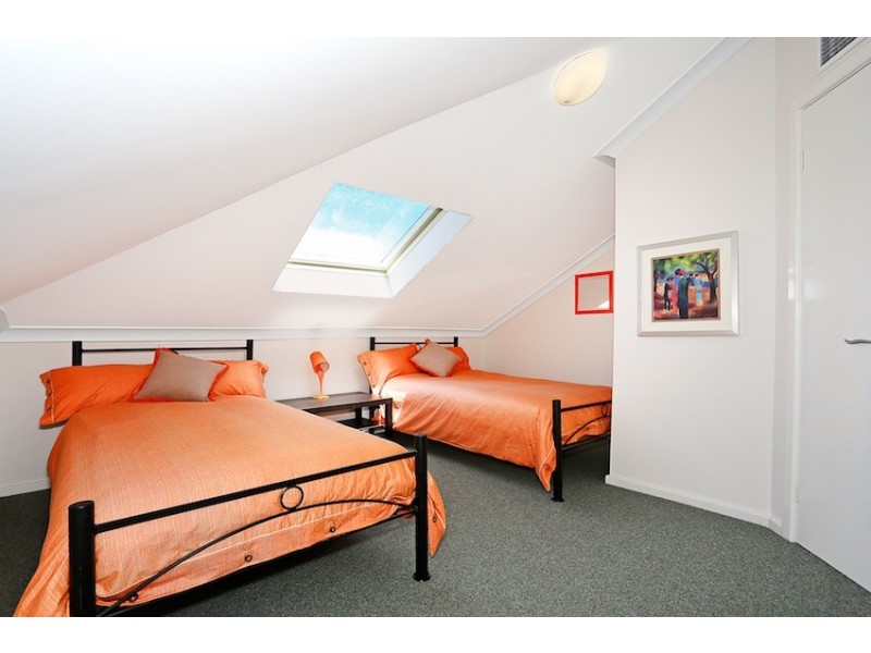 127 Leslie Street, Dudley Park WA 6210