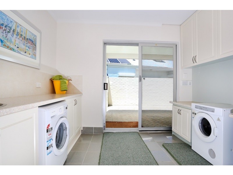 127 Leslie Street, Dudley Park WA 6210