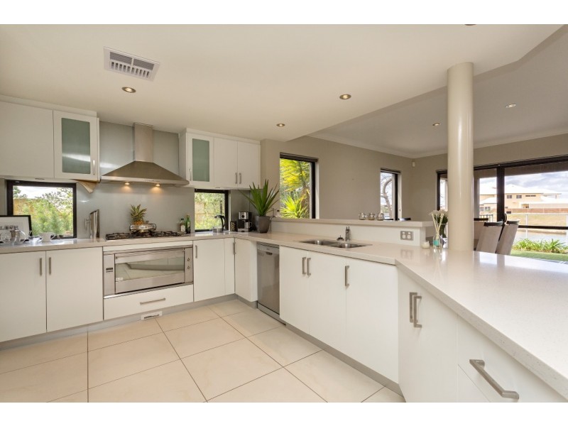 1 Waterlily Drive, Dudley Park WA 6210