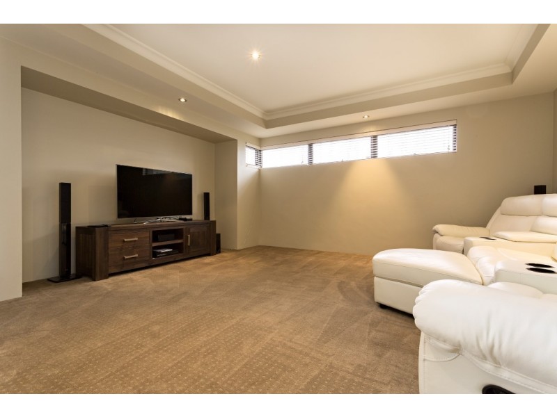 1 Waterlily Drive, Dudley Park WA 6210